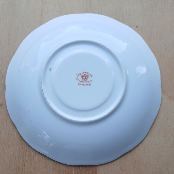 ROYAL ALBERT White China with Blue Floral Accents - Picture 4 of 7